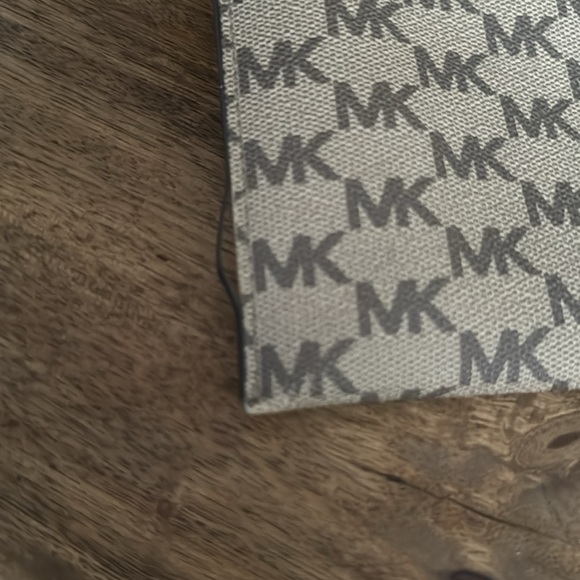 Michael Kore Clutch Wristlet - Picture 4 of 4